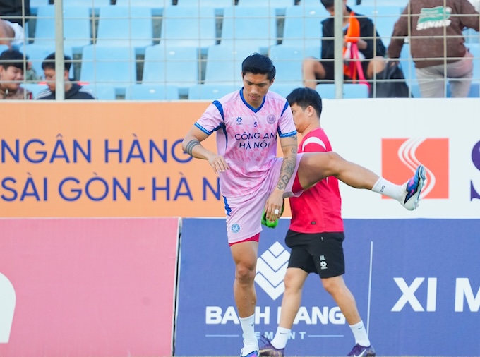 Văn Hậu sau thời gian chấn thương đã có sự quay lại rất ổn ở CAHN. Ảnh: FBNV