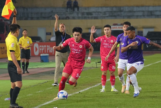 CAHN đang có lực lượng vượt trội so với đối thủ. Ảnh: Minh Tuấn