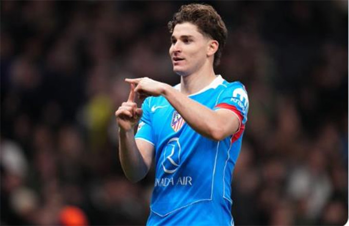 Nếu đồng ý gia hạn, Alvarez sẽ nhận mức lương cao nhất đội