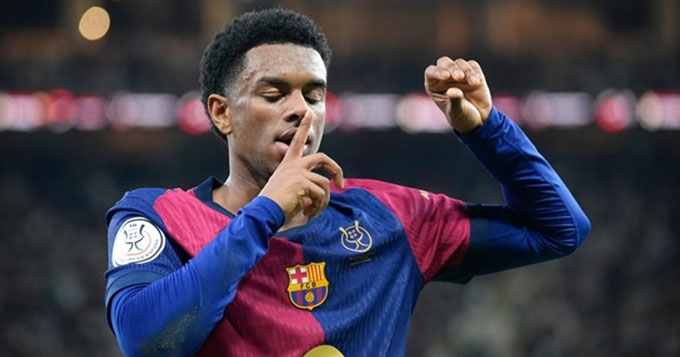 Alejandro Balde được MU theo sát. Ảnh FC Barcelona.