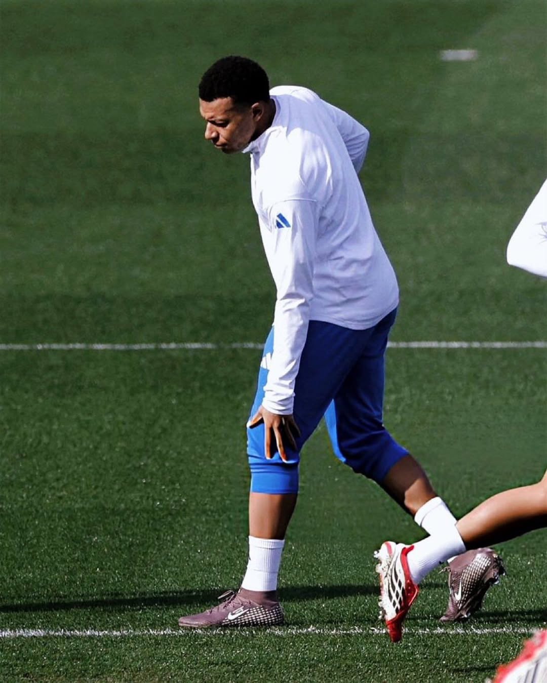 Real coi việc vạch áo cho người xem lưng là hành động phản bội