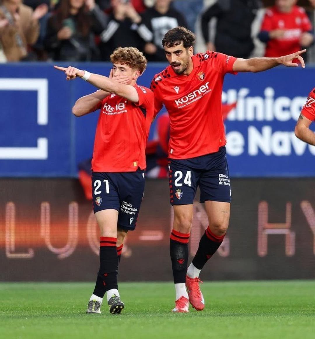 Munoz muốn tiếp tục phát triển sự nghiệp và sẵn sàng ở lại Osasuna, nơi anh cảm thấy thoải mái và được trân trọng