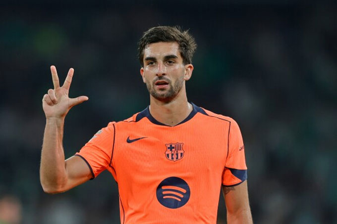 Barca mời MU mua Torres