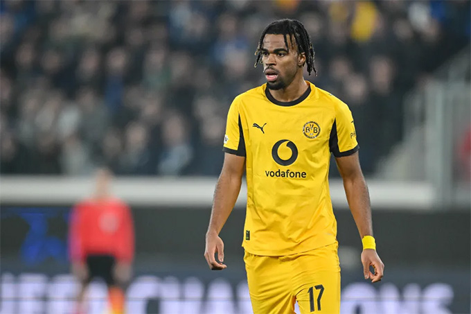 Chukwuemeka phản ánh sự 'tuyệt chủng' của những cầu thủ đá trọn 90 phút