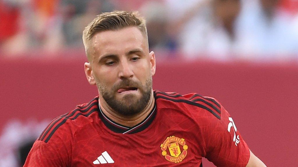 Luke Shaw 13 năm vẫn chạy tốt nhưng cũng cần phương án thay thế