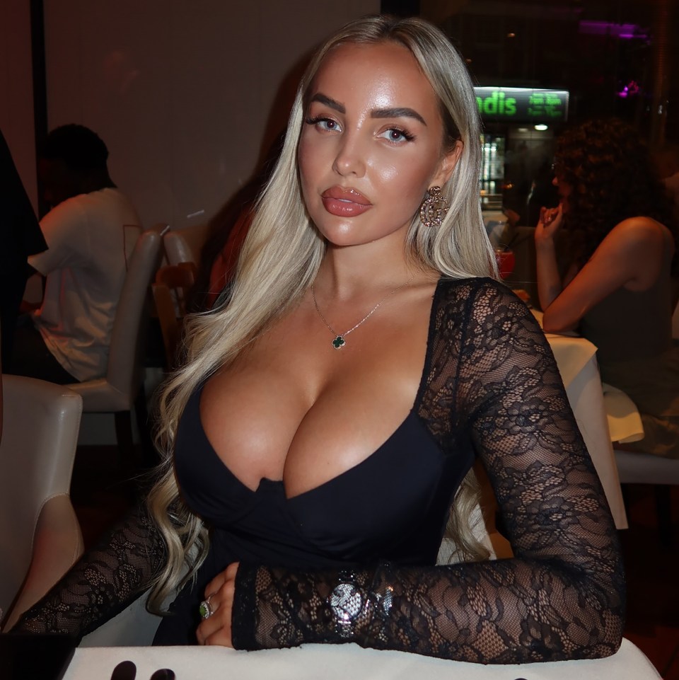 Olivia Holder là bạn gái của Cole Palmer - Ảnh: The Sun