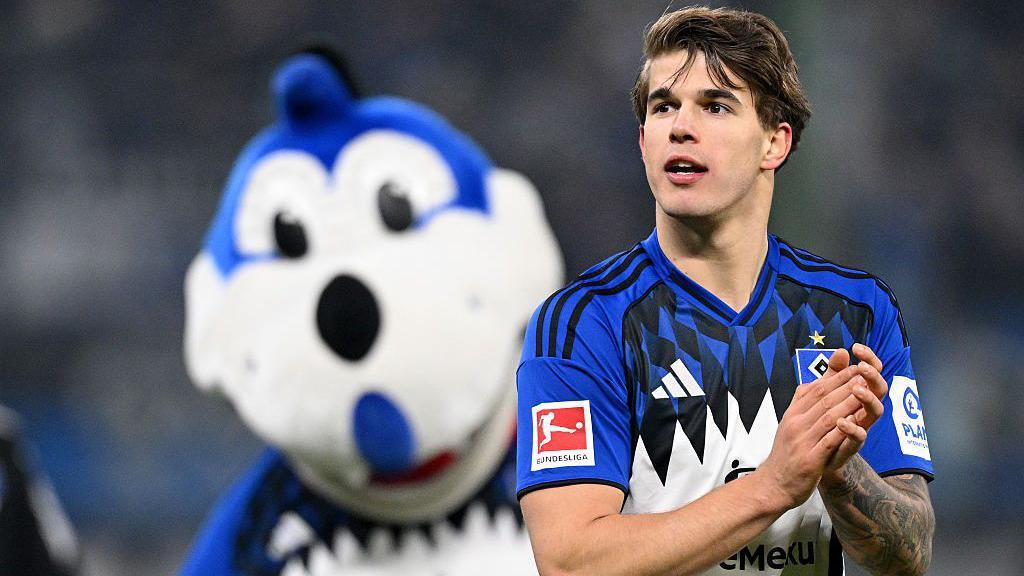 Vuskovic là một phần không thể thiếu trong các tình huống cố định tấn công và phòng ngự, ghi được 5 bàn thắng trong 24 trận đấu ở Bundesliga