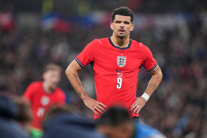 Solanke có lối chơi tương tự Kane nhưng chưa thực sự bùng nổ