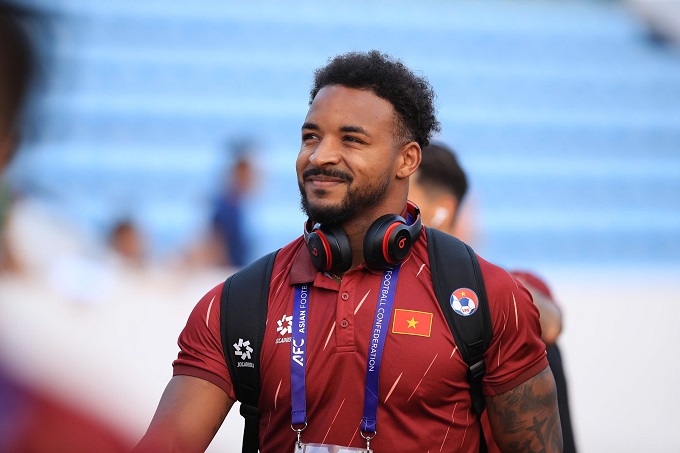 Hình ảnh Xuân Son đến sân. Ảnh: Đức Cường