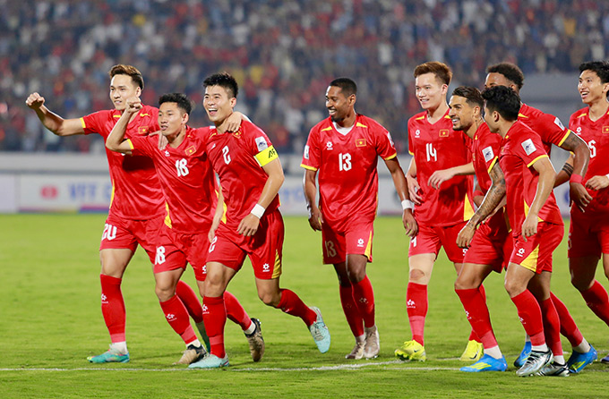 ĐT Việt Nam lợi hại từ những quả đá phạt góc - Ảnh: Đức Cường