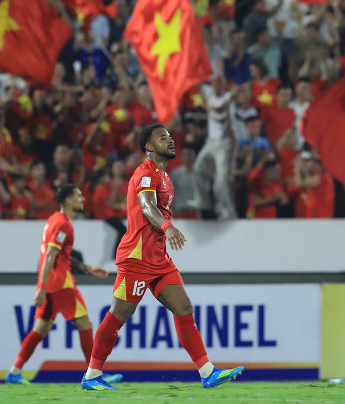 Xuân Son lập công - Ảnh: Đức Cường