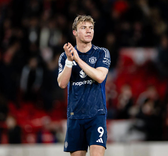 Ảnh - Facebook nhân vật