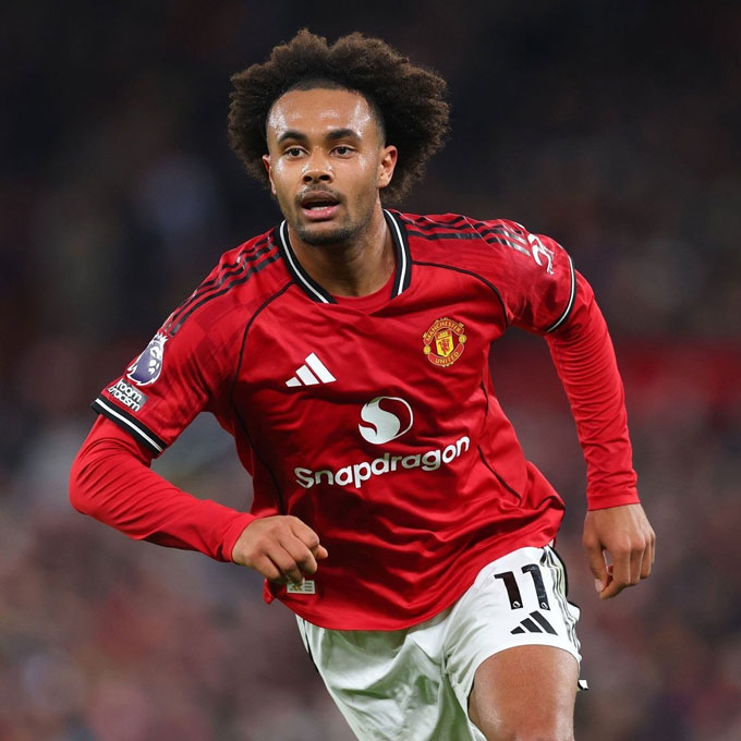 Zirkzee gần như không còn cơ hội ở lại MU. Ảnh - Twitter nhân vật