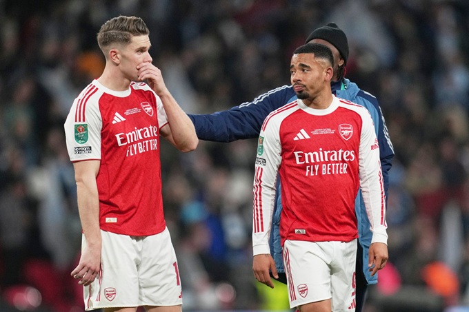 Thất bại tại chung kết cúp liên đoàn Anh đang đặt Arsenal vào áp lực nặng nề