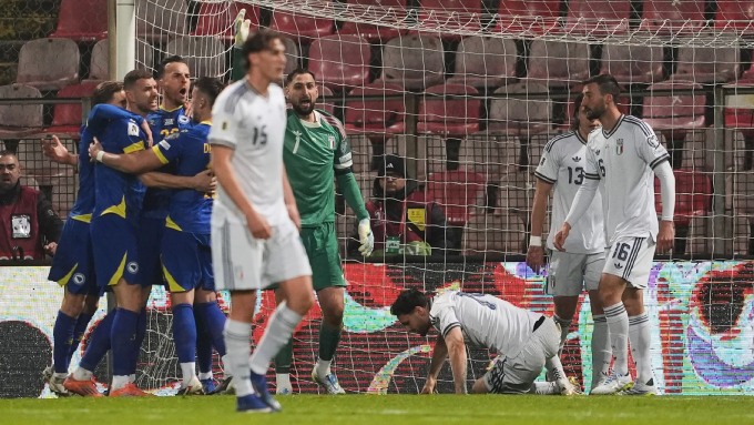 Italia mắc quá nhiều sai lầm trong trận chung kết play-off với Bosnia & Herzegovina