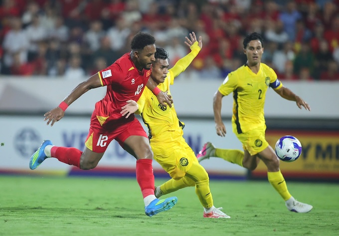 Xuân Son và đồng đội đã có một trận đấu đầy cảm xúc trước Malaysia - Ảnh: Đức Cường 