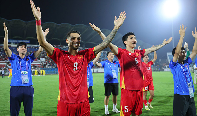 ĐT Việt Nam trở lại top 100 FIFA sau chiến thắng trước Malaysia - Ảnh: Đức Cường 