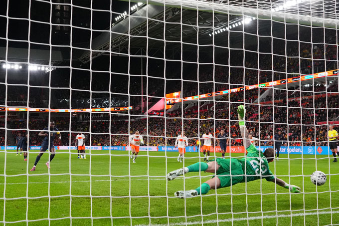 Ecuador có bàn gỡ hòa ở phút 24