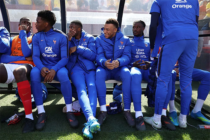 Cả bộ ba Dembele, Mabppe, Olise đều ngồi dự bị ở trận thắng Colombia 3-1