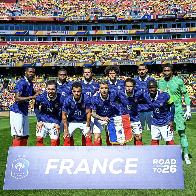 Rồi trở lại vị trí số 1 sau khi thắng cả Colombia 3-1, còn Tây Ban Nha bị Ai Cập cầm hòa 0-0