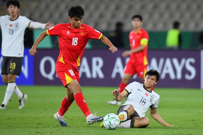 U23 Việt Nam (áo đỏ) vẫn rất cần những trận đấu giao hữu để cọ xát