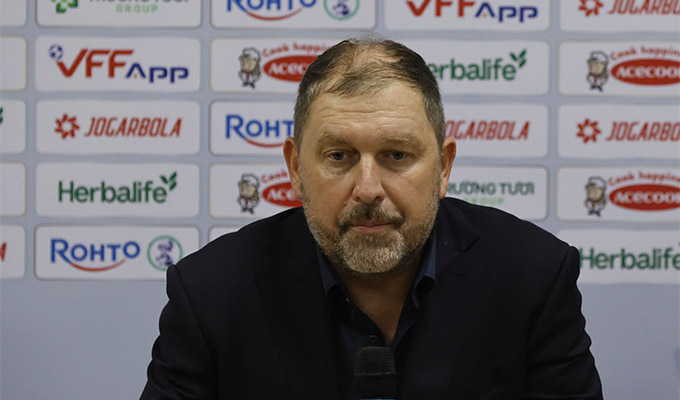 HLV Peter Cklamovski của tuyển Malaysia bị ép từ chức - Ảnh: Đức Cường