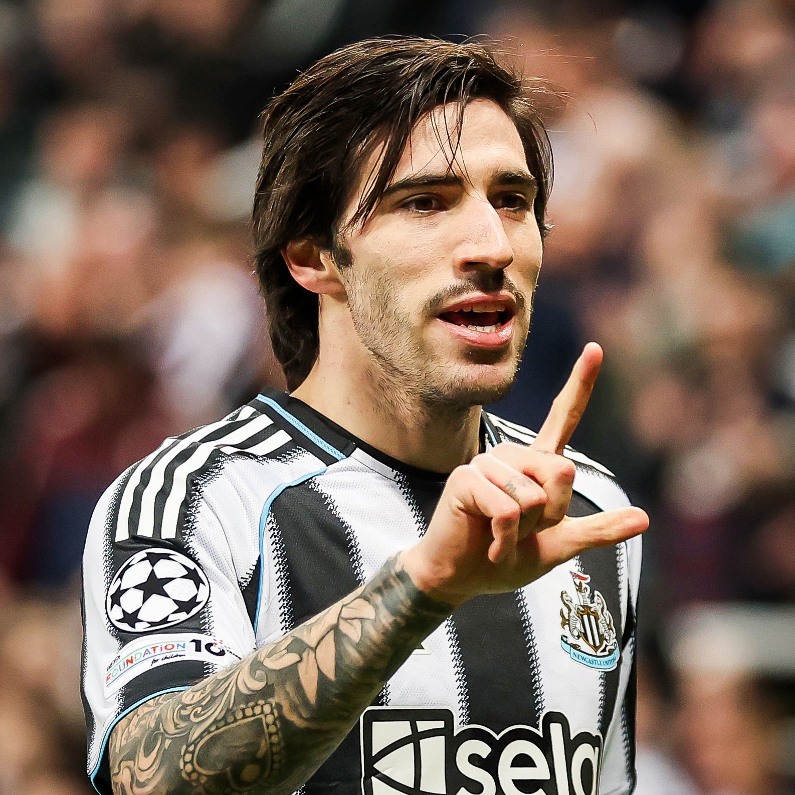 Tonali đang là hàng hot trên thị trường chuyển nhượng - Ảnh: @FabrizioRomano