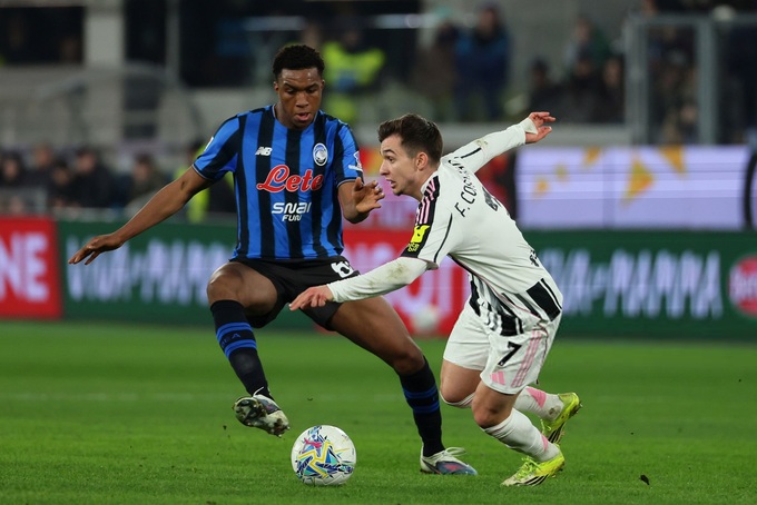 Hậu vệ 18 tuổi có 16 lần đá chính cho Atalanta trên mọi mặt trận mùa này.