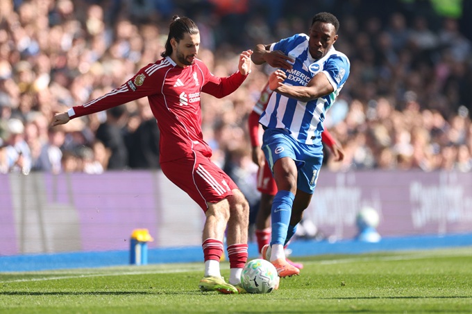 Welbeck vừa lập cú đúp vào lưới Liverpool ở vòng 31 Premier League