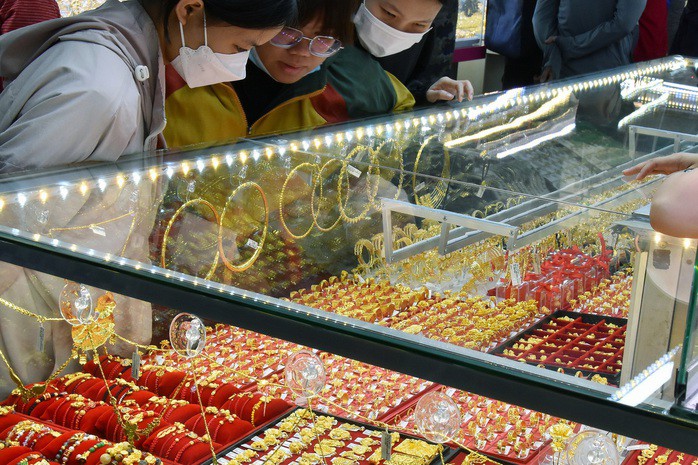 Giá vàng trong nước tăng trở lại theo thế giới