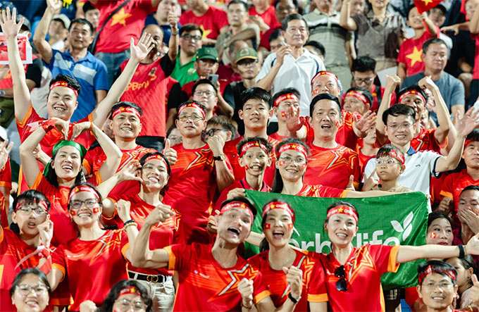 Sức nóng từ người hâm mộ trên sân Thiên Trường ( Nam Định – Ninh Bình) tối 31/03/2026