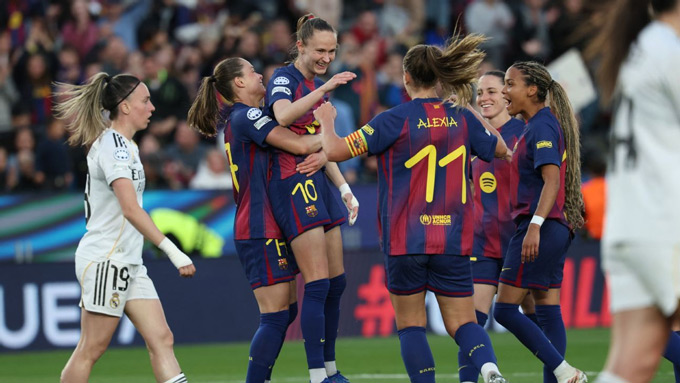 Barca hủy diệt Real Madrid 12-2 để vào bán kết Champions League nữ