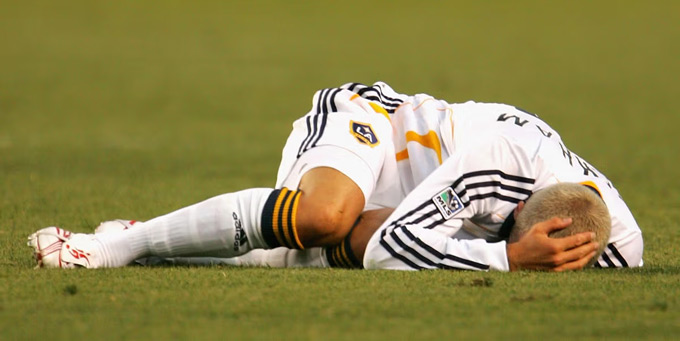 Beckham may mắn không dính chấn thương nặng