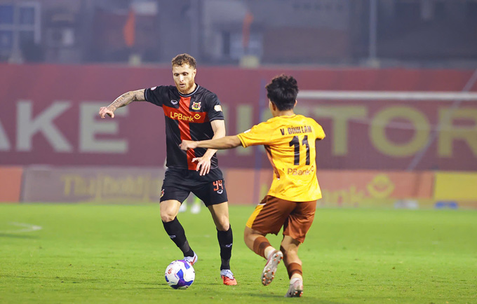 Geovane và Ninh Bình quyết tâm đòi lại món nợ lượt đi trước HAGL - Ảnh: Đức Cường 