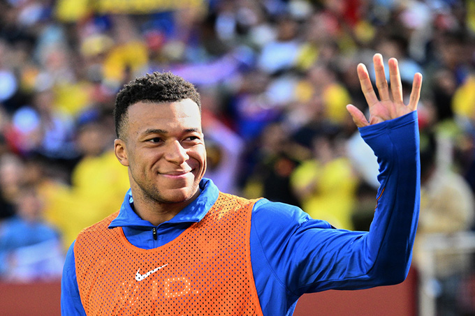 Kylian Mbappe có quan điểm rất rõ ràng về cầu thủ mang hai quốc tịch