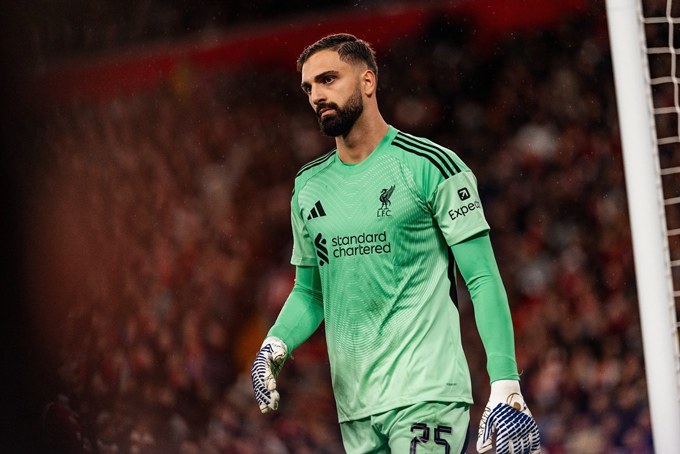 Mamardashvili sẽ là người bắt thay Alisson. Ảnh - Instagram nhân vật