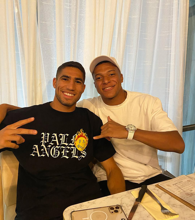 Mbappe chơi rất thân với Hakimi. Ảnh - Instagram nhân vật
