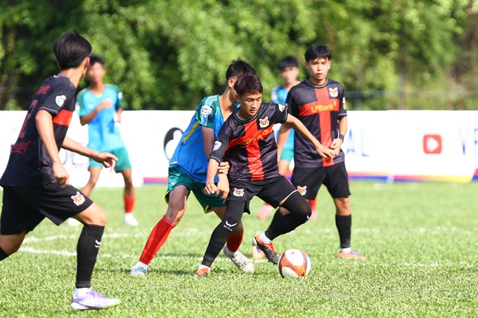 Ninh Bình tạm xếp thứ 2 sau SLNA. Ảnh: Nguyễn Khanh