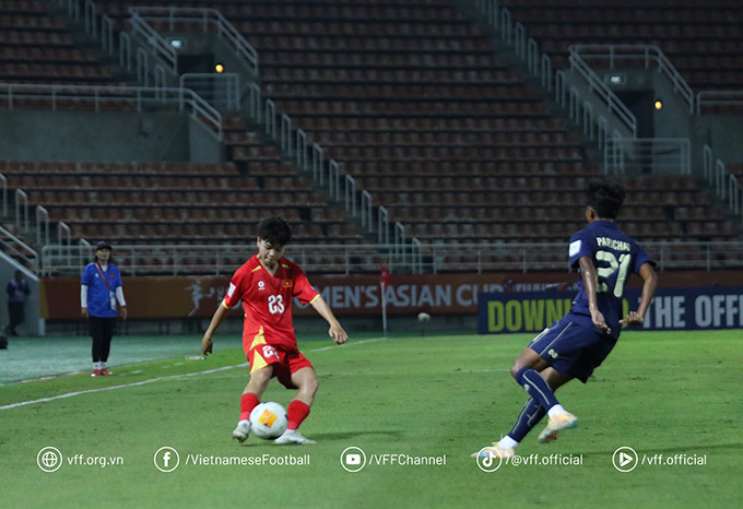 U20 nữ Việt Nam thua U20 nữ Thái Lan - Ảnh: VFF