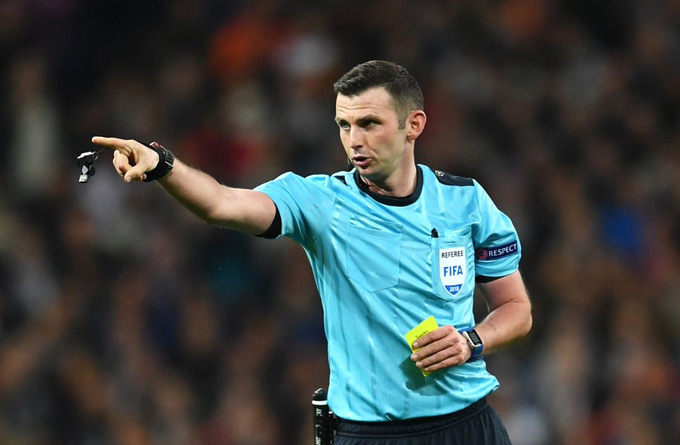 Trọng tài Oliver được xem là thần tài của Bayern