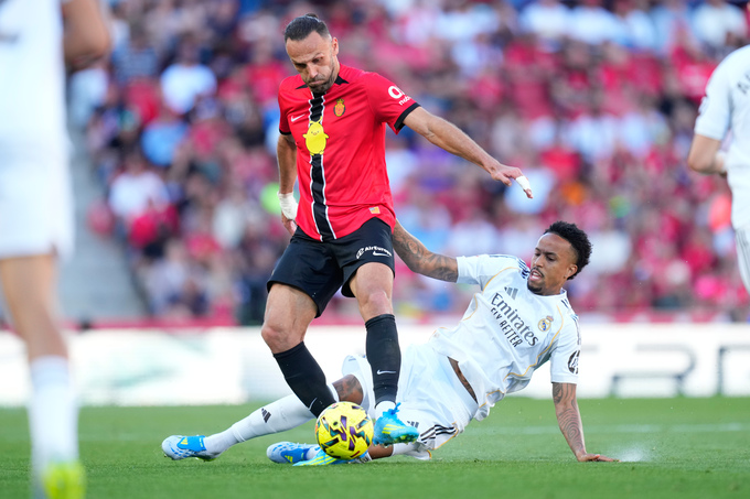 Real Madrid "bấm nút tự hủy" khi ngã ngựa 1-2 trên sân của Mallorca