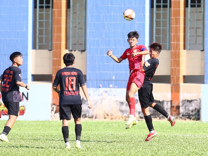 Ninh Bình suýt làm nên chuyện trong hiệp hai. Ảnh Nguyễn Khánh 