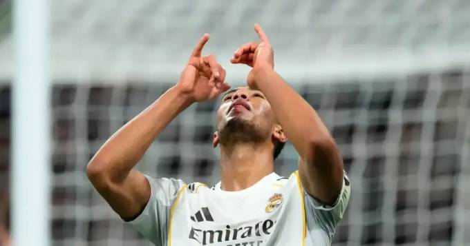 HLV Alvaro Arbeloa sẽ không để Jude Bellingham đá chính khi Real Madrid tiếp đón Bayern (Ảnh: AP)