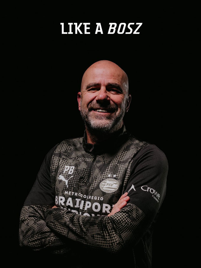 HLV Peter Bosz đã có một mùa giải đại thành công với PSV. Ảnh - Twitter PSV