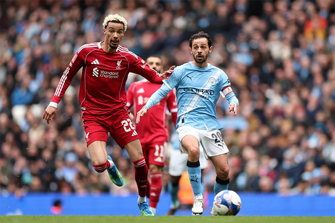 Thay thế Silva là điều không thể, The Citizens chỉ có thể thích nghi với cuộc sống không Silva