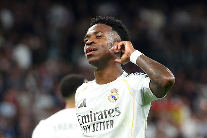  Vinicius trong màu áo Real
