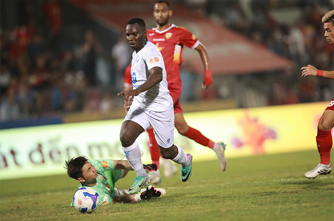 Nam Định đang hồi sinh mạnh mẽ với chuỗi 5 chiến thắng kể từ khi HLV Vũ Hồng Việt trở lại 