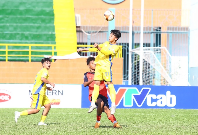 U15 SLNA là đội giành cả 3 trận thắng ở vòng bảng. Ảnh: Nguyễn Khánh