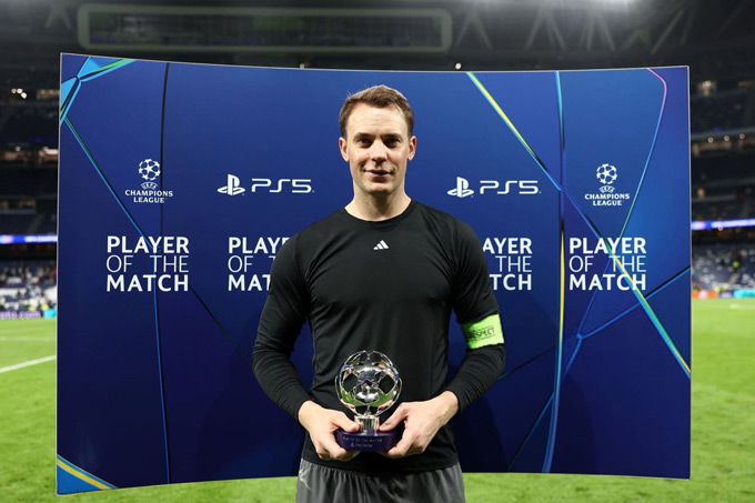 Neuer giật giải Cầu thủ hay nhất trận