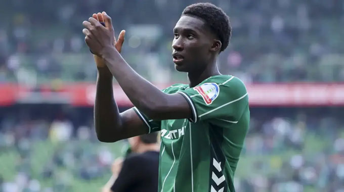 Karim Coulibaly được MU theo sát